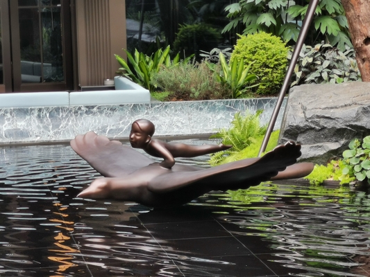 Pemasangan Waterscape Perunggu Patung Metal Pencahayaan Patung